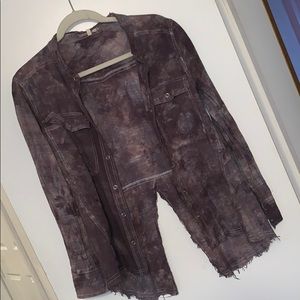 Buckle top